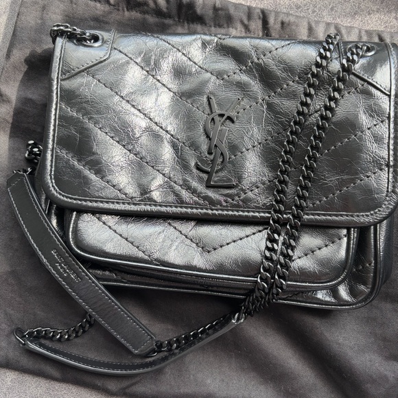 Yves Saint Laurent Handbags - Yves Saint Laurent Black Quilted Leather Chain Bag